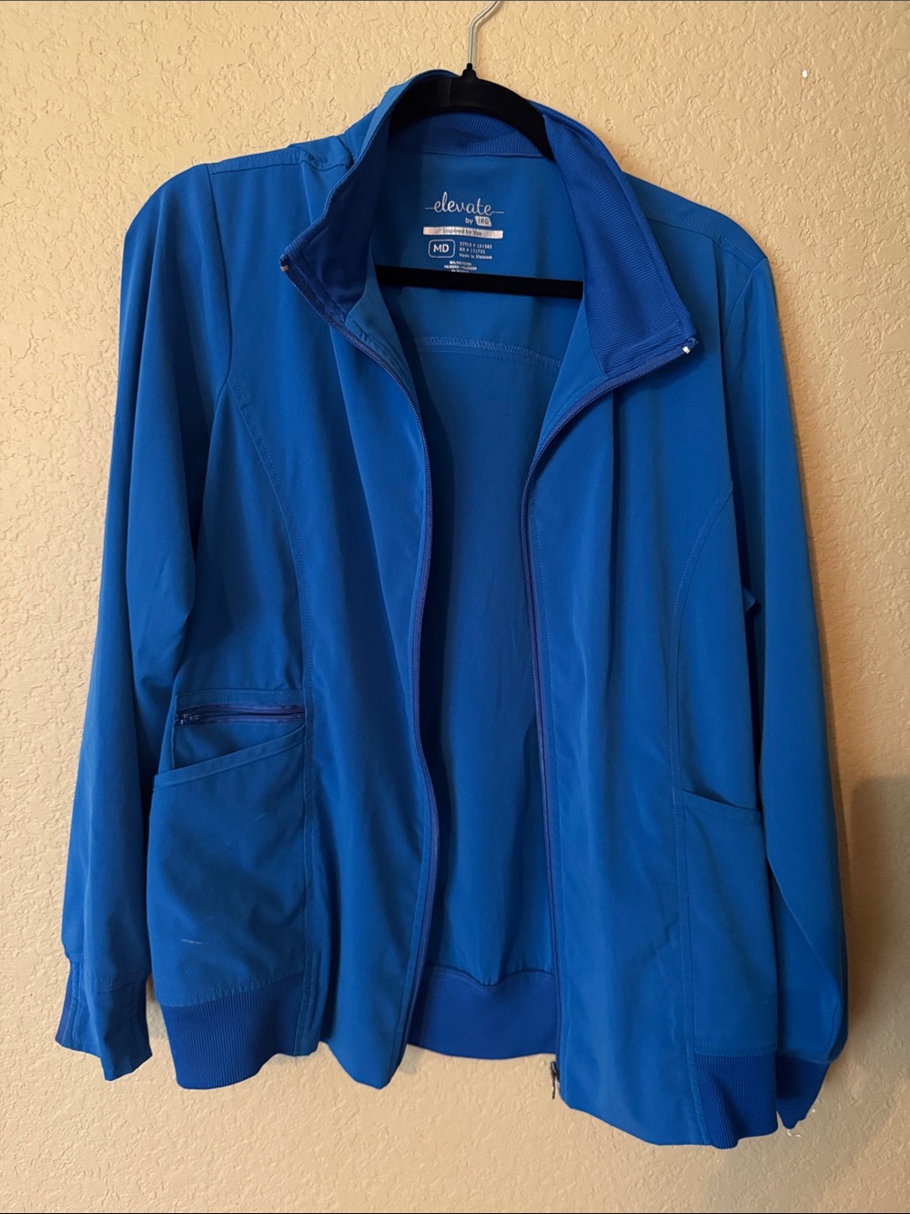 Elevate by IRG women’s scrub jacket royal blue medium